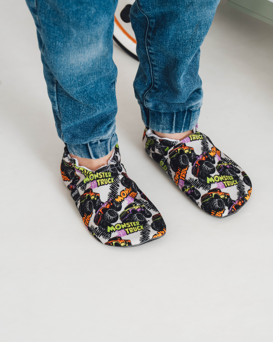 Barfußschuhe Monstertrucks