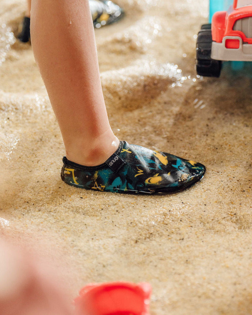 Wasserschuhe Dunkler Ozean