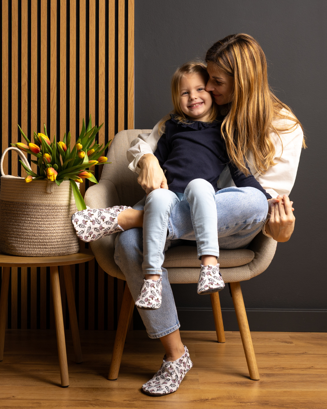 Barfuß Damenschuhe Blumen auf Weiß
