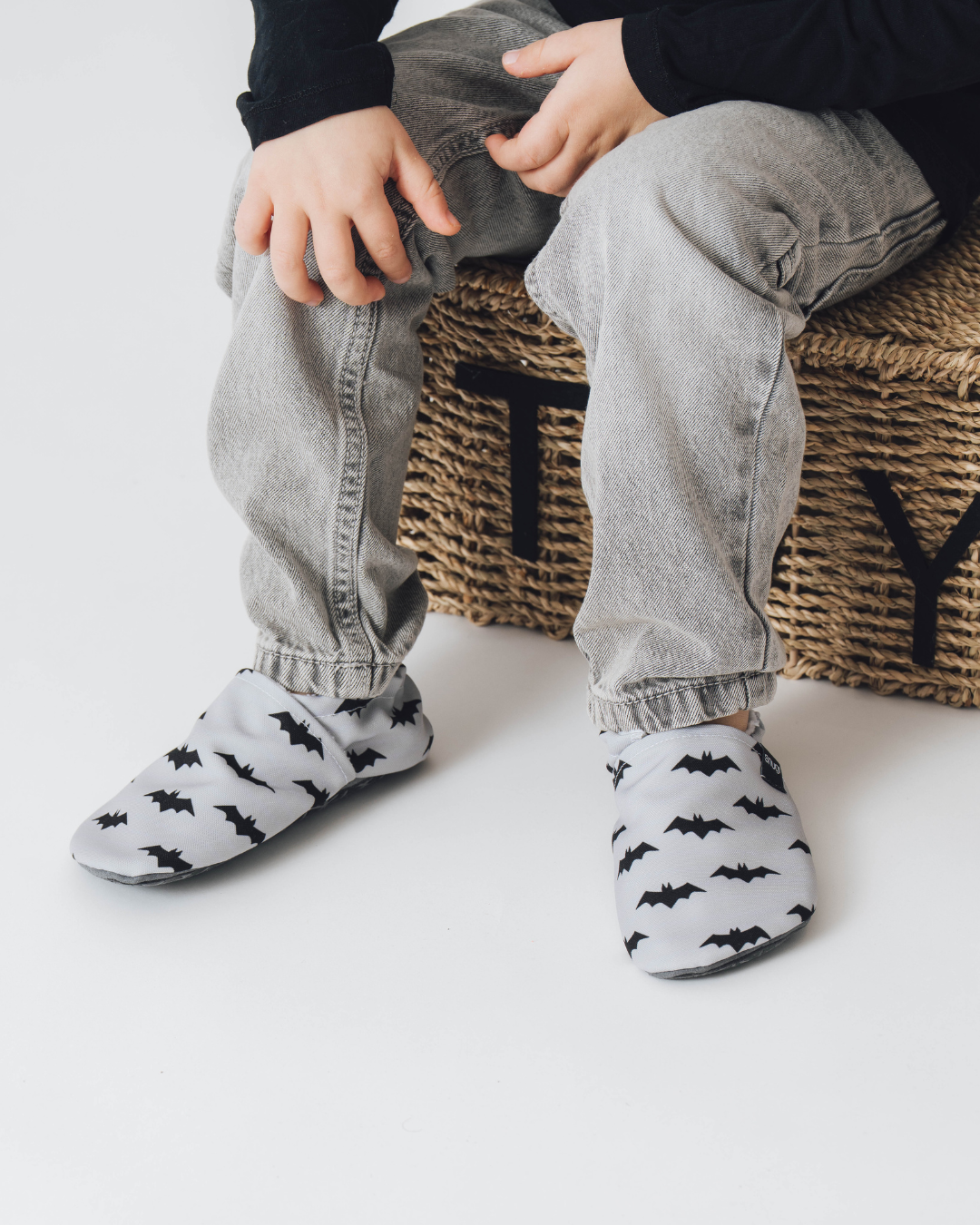 Barfußschuhe Dunkle Fledermäuse